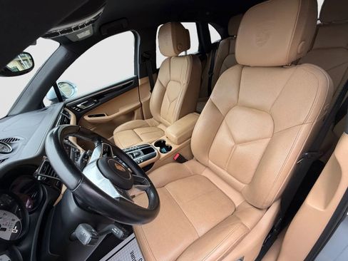 Used 2017 Porsche Macan S image 13