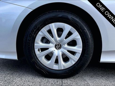 Used 2019 Toyota Prius LE image 31