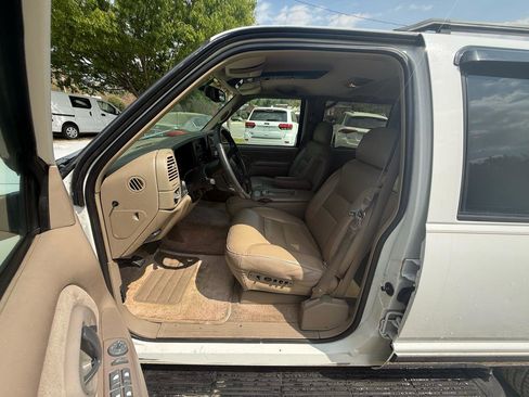 Used 1998 GMC Yukon 2WD 4-Door w/ Marketing Opt Pkg 5 image 14