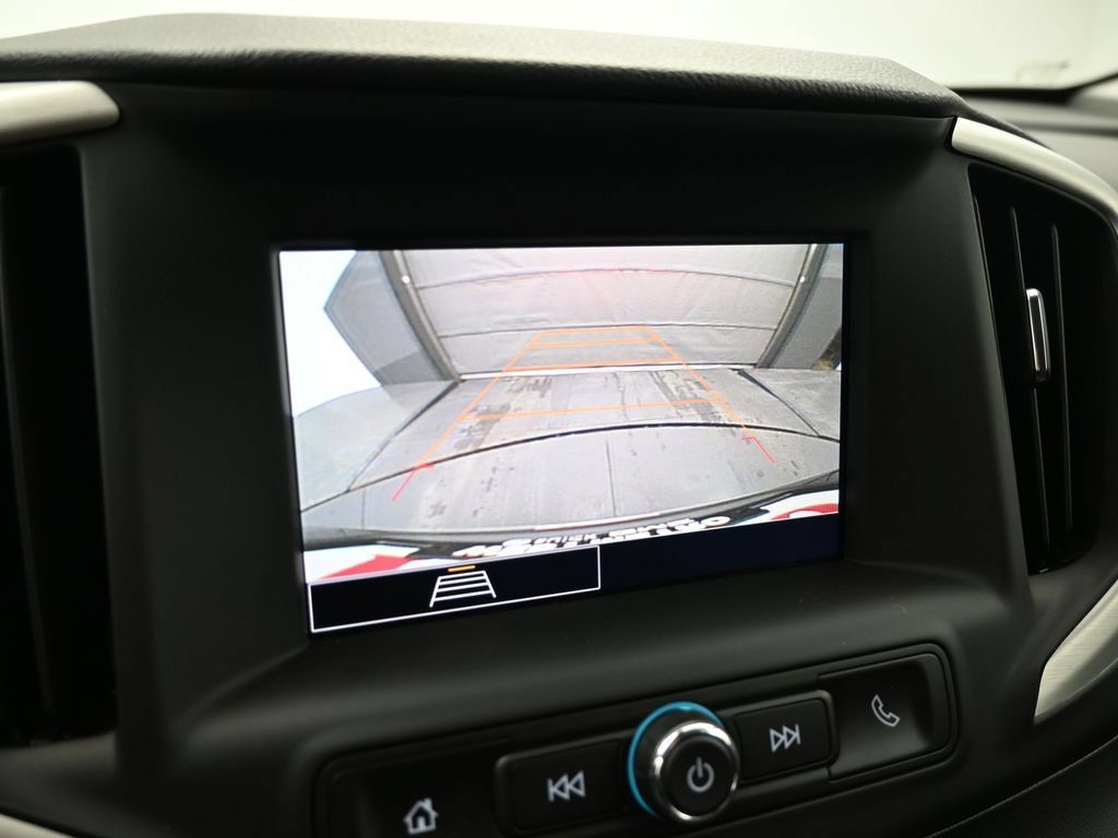 Used 2024 GMC Terrain SLE AWD/4WD image 16