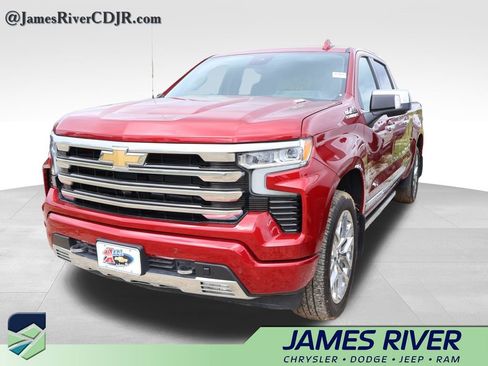 Used 2023 Chevrolet Silverado 1500 High Country w/ Technology Package AWD/4WD image 3