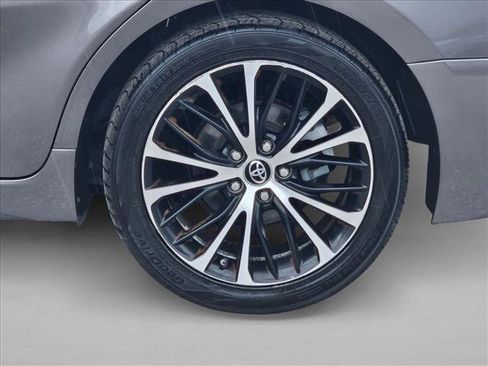 Used 2018 Toyota Camry SE w/ Convenience Package image 20