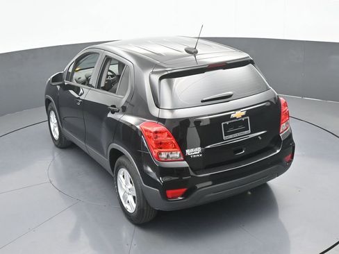 Used 2020 Chevrolet Trax LS image 37