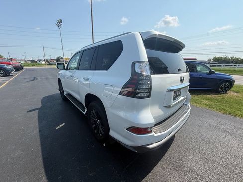 Used 2023 Lexus GX 460 Premium w/ Accessory Package AWD/4WD image 5