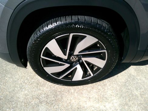 Used 2024 Volkswagen Atlas SE image 7