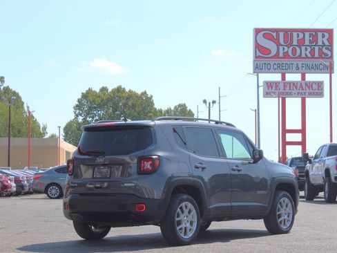 Used 2022 Jeep Renegade Latitude w/ Convenience Group AWD/4WD image 4