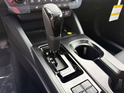 New 2026 Subaru Outback Limited AWD/4WD image 33