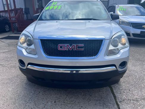 Used 2011 GMC Acadia SL w/ Preferred Package FWD image 2