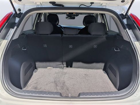Used 2024 Kia Niro LX image 12