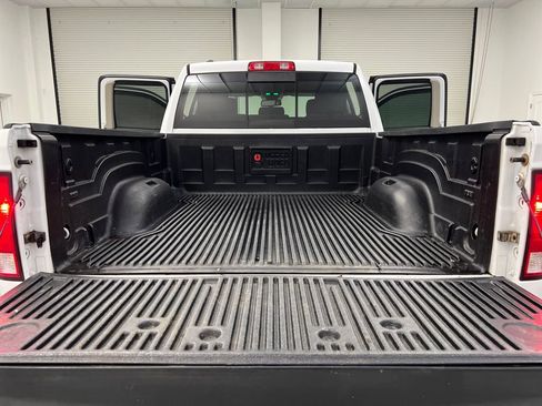 Used 2016 RAM 1500 Big Horn image 28