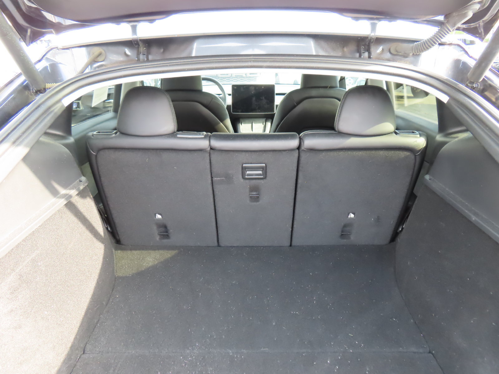 Used 2024 Tesla Model Y 2WD image 12