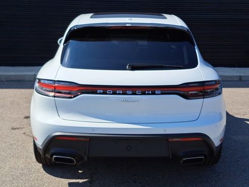 Certified 2025 Porsche Macan image 6