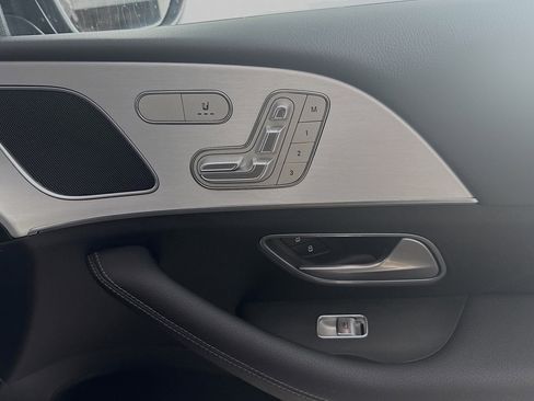 Used 2025 Mercedes-Benz GLE 450e 4MATIC image 31