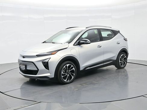 Used 2023 Chevrolet Bolt EUV Premier image 2