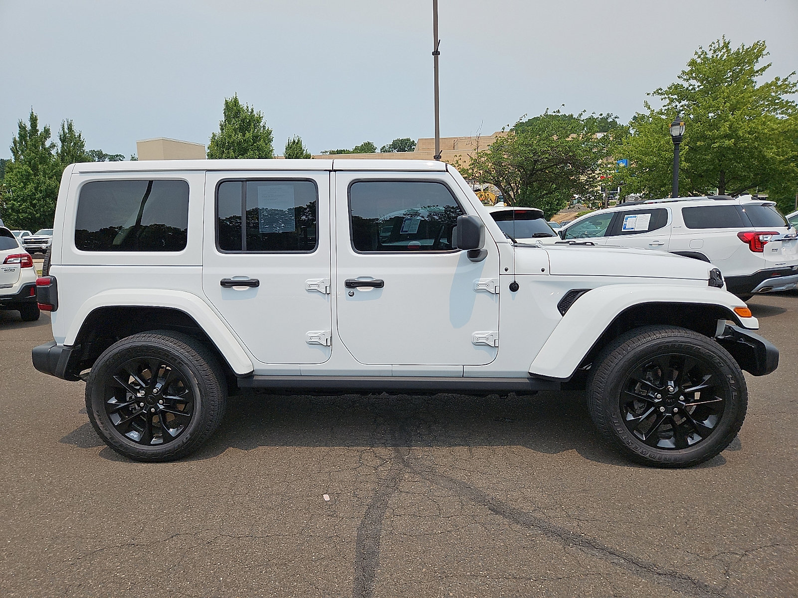 Used 2021 Jeep Wrangler Unlimited Sahara w/ Cold Weather Group AWD/4WD image 7