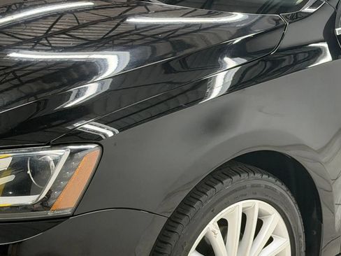 Used 2016 Volkswagen Jetta SEL w/ Lighting Package FWD image 4