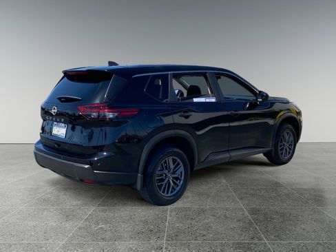 Used 2025 Nissan Rogue S FWD image 5