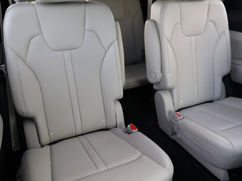 Used 2023 Kia Sorento EX w/ Panoramic Sunroof Package image 20