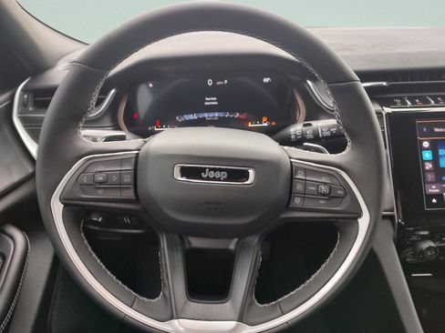 New 2025 Jeep Grand Cherokee L Altitude RWD image 11