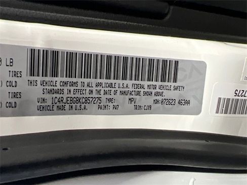 Used 2019 Jeep Grand Cherokee Limited image 31