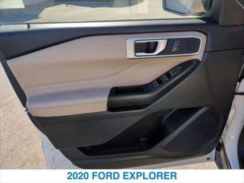 Used 2020 Ford Explorer XLT w/ Equipment Group 202A AWD/4WD image 12