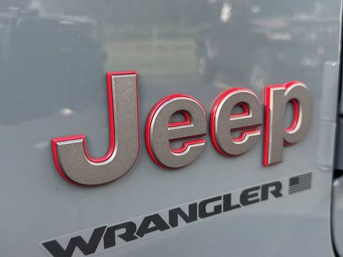 Used 2024 Jeep Wrangler Unlimited Rubicon AWD/4WD image 29