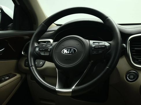 Used 2017 Kia Sorento EX w/ EX V6 Premium Package FWD image 39