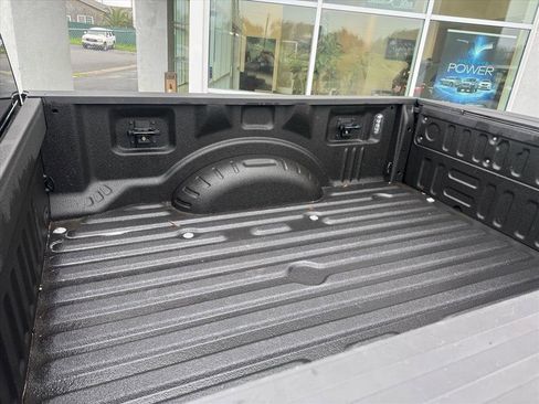 Used 2022 Ford F250 Platinum w/ FX4 Off-Road Package image 12