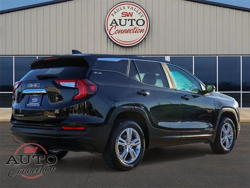 Used 2024 GMC Terrain SLE image 7