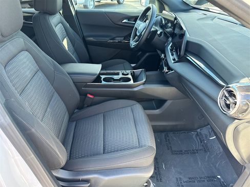 Used 2026 Chevrolet Equinox LT image 15