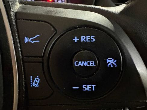 Used 2020 Toyota RAV4 XLE w/ Convenience Package AWD/4WD image 13