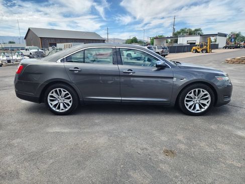 Used 2016 Ford Taurus Limited FWD image 4