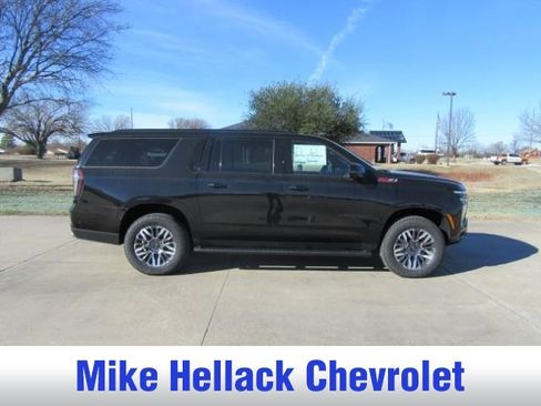 New 2026 Chevrolet Suburban Z71 w/ Comfort Package image 8