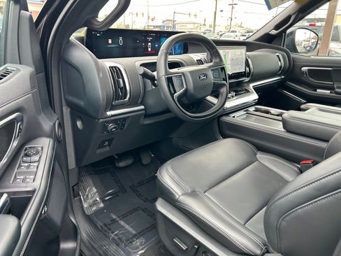 Certified 2025 Ford Expedition Max Platinum w/ Stealth Performance Package AWD/4WD image 6