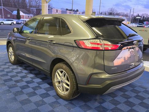 Used 2022 Ford Edge SEL w/ Convenience Package image 4