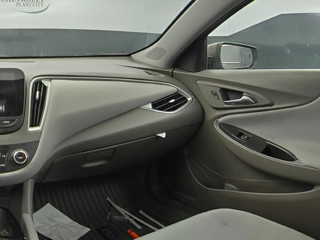 Used 2021 Chevrolet Malibu LS FWD image 15