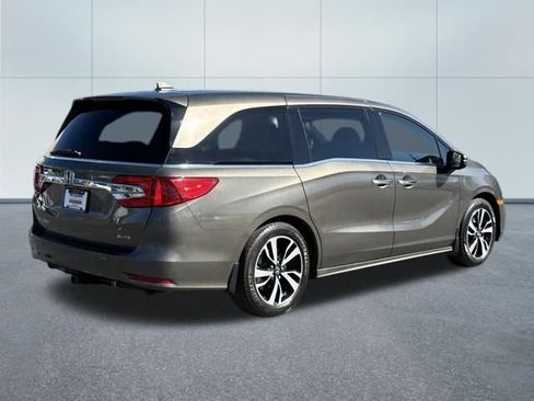 Used 2018 Honda Odyssey Elite image 3