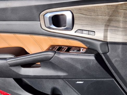 Used 2023 Kia Sorento SX Prestige image 7