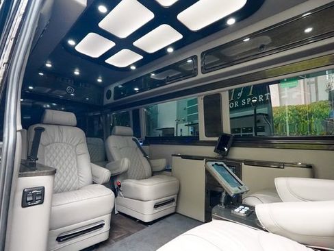 Used 2018 Mercedes-Benz Sprinter 3500 image 52