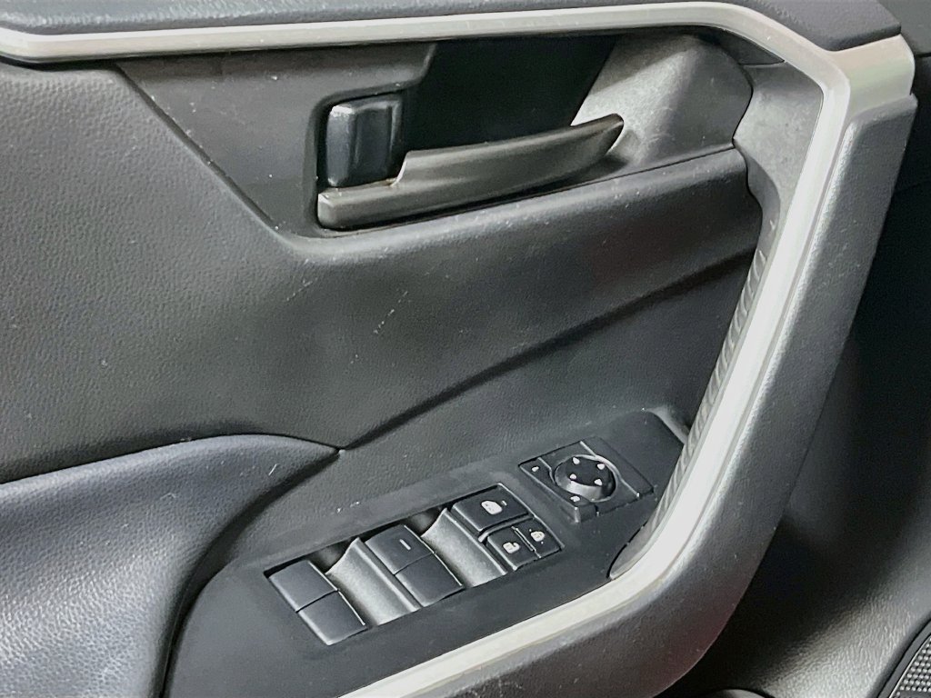 Used 2024 Toyota RAV4 LE FWD image 14
