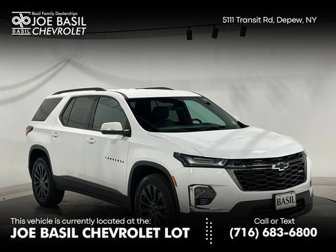 Used 2023 Chevrolet Traverse RS AWD/4WD image 1