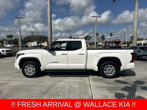 Used 2022 Toyota Tundra SR5 w/ SR5 Premium Package AWD/4WD image 10