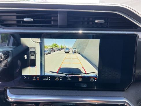 Used 2025 GMC Sierra 2500 Denali w/ Denali Reserve Package AWD/4WD image 17