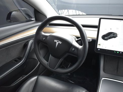 Used 2021 Tesla Model 3 Standard Range Plus image 15