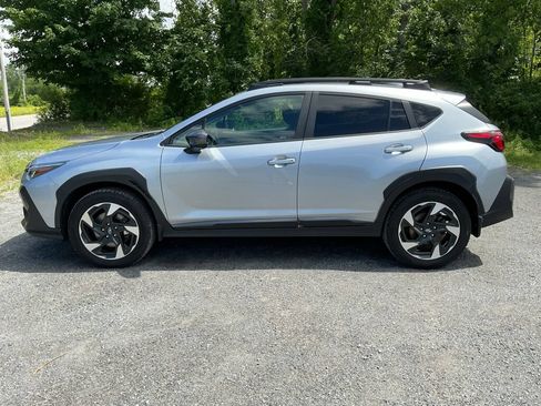 Used 2024 Subaru Crosstrek 2.5i Limited AWD/4WD image 2