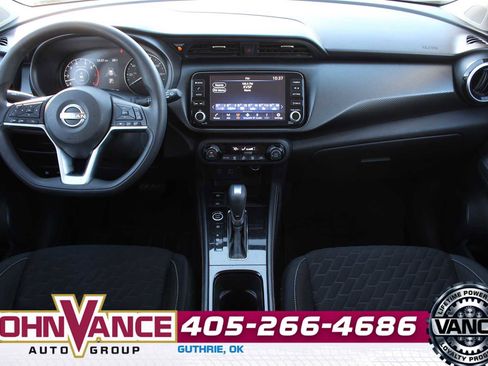 Used 2022 Nissan Kicks SV image 27