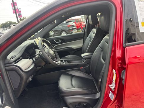 Used 2025 Jeep Compass Limited AWD/4WD image 28