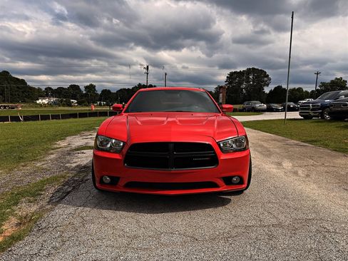 Used 2014 Dodge Charger R/T RWD image 2