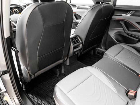 New 2026 Volkswagen Tiguan SE image 37