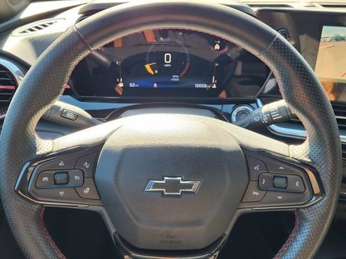 Used 2024 Chevrolet Trax RS w/ Sunroof Package image 27